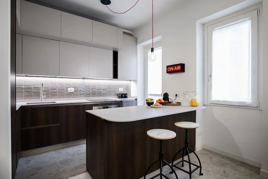 מילאנו Sunset Citylife Typical Italian Style House איטליה